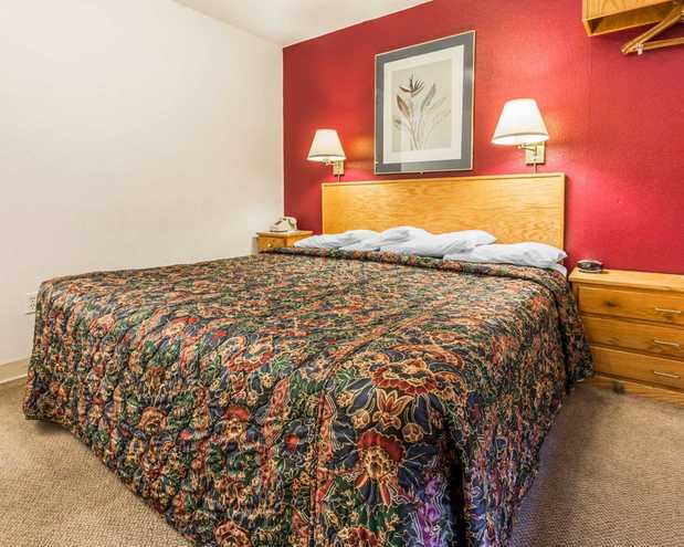 Images Rodeway Inn & Suites