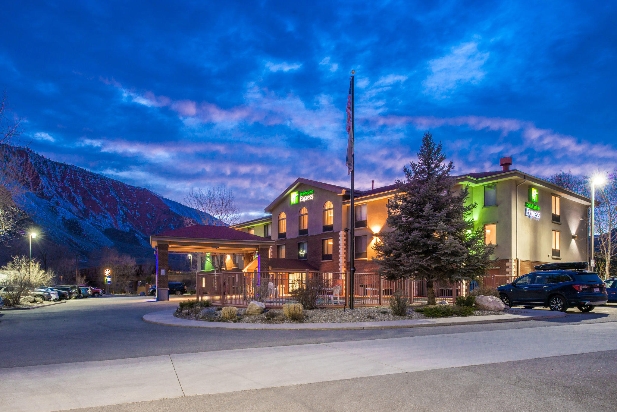 Holiday Inn Express Glenwood Springs (Aspen Area) Photo