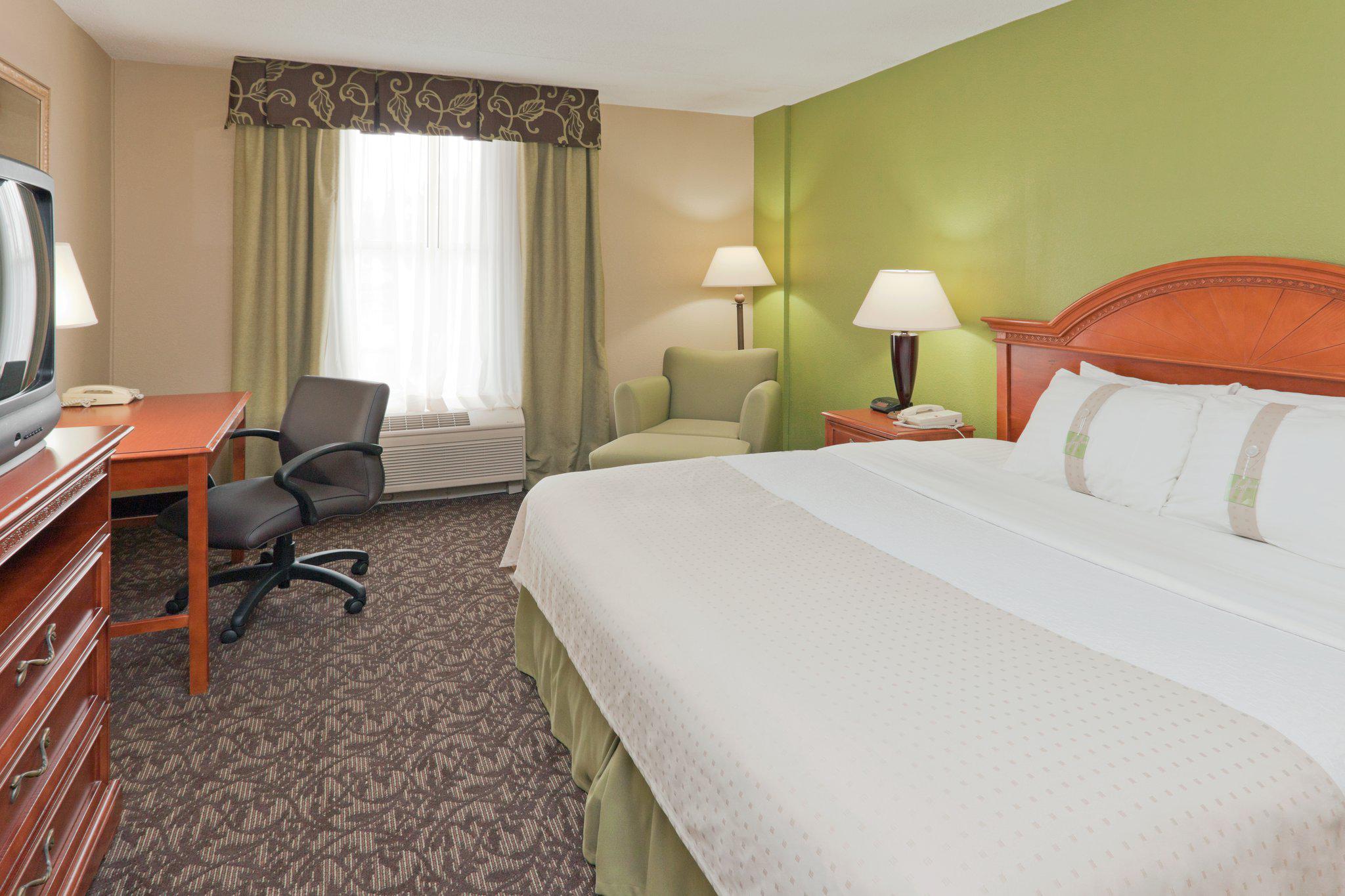 Holiday Inn & Suites Mansfield-Conference Ctr Photo