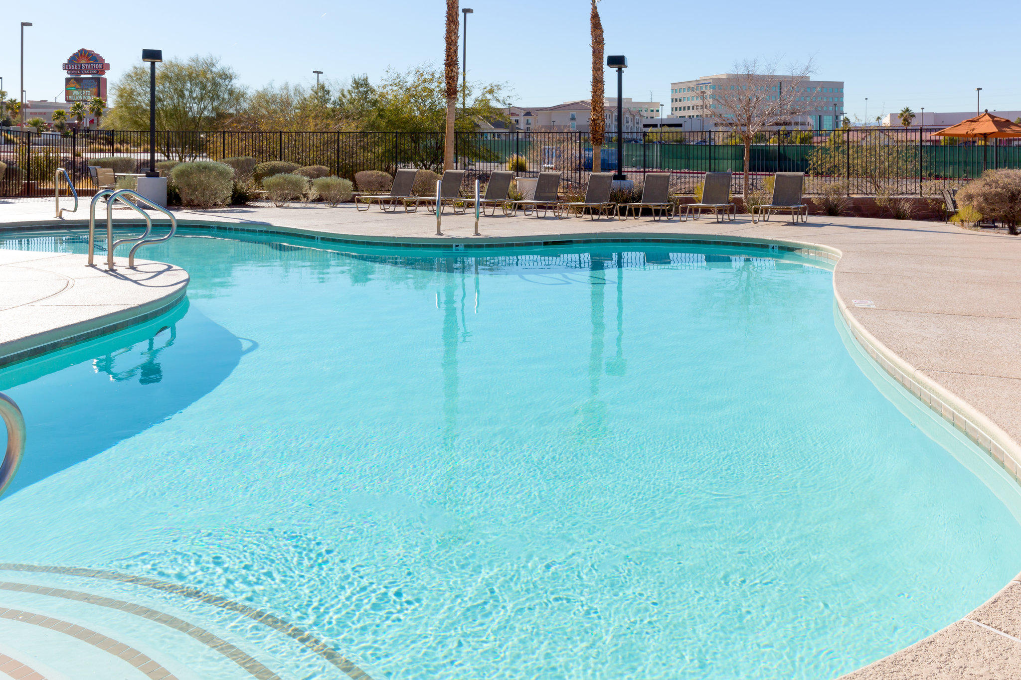 Holiday Inn Express & Suites Henderson Photo