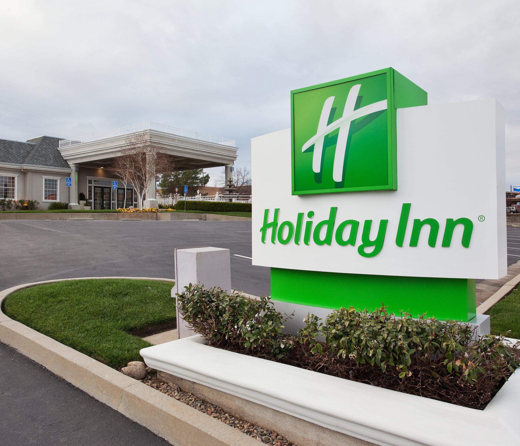 Holiday Inn Redding Photo