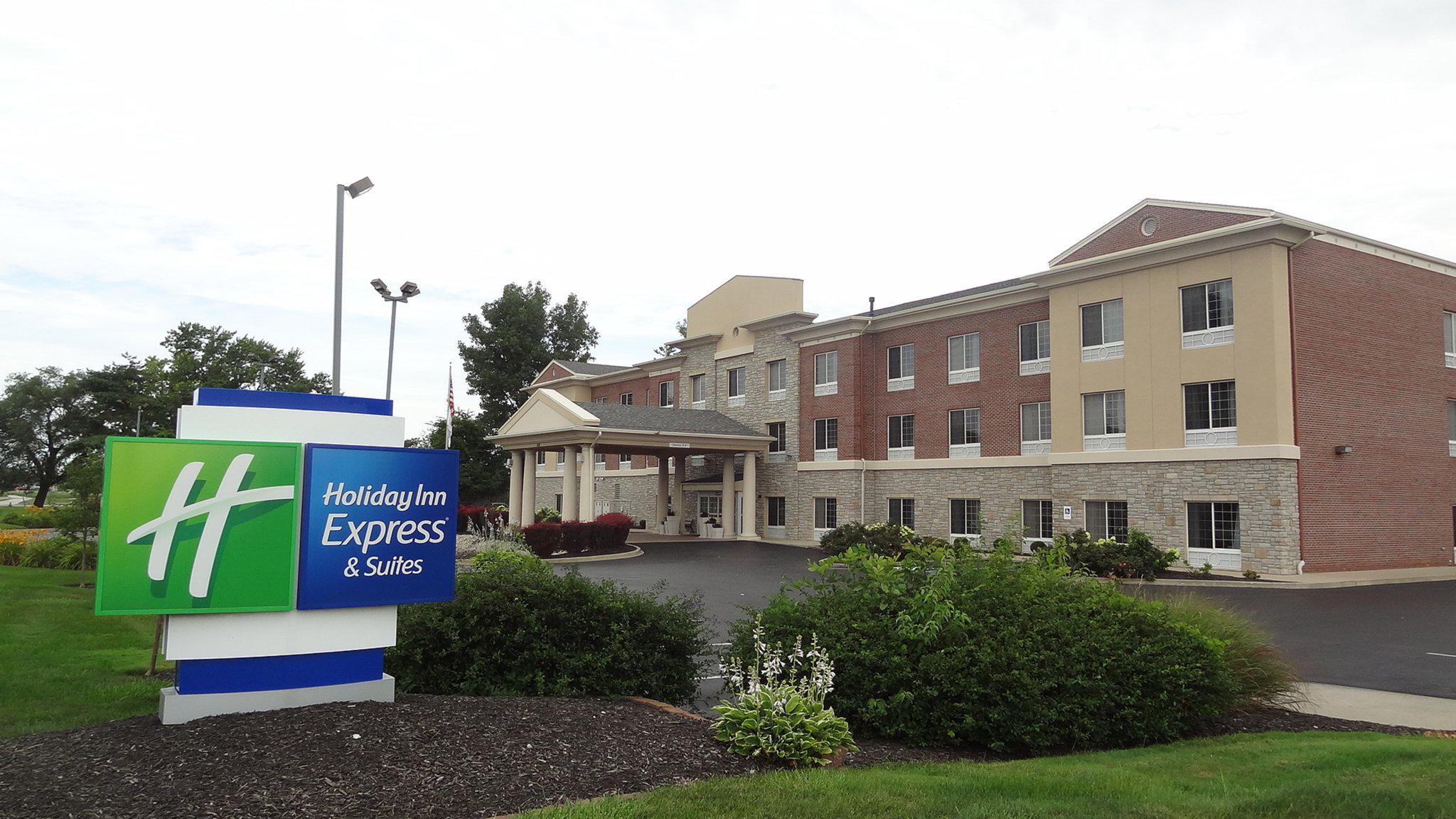 Holiday Inn Express & Suites Indianapolis North - Carmel Photo