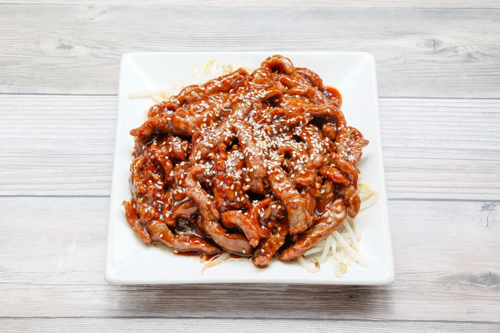 Sesame beef (lunch) / 芝麻牛肉（午）