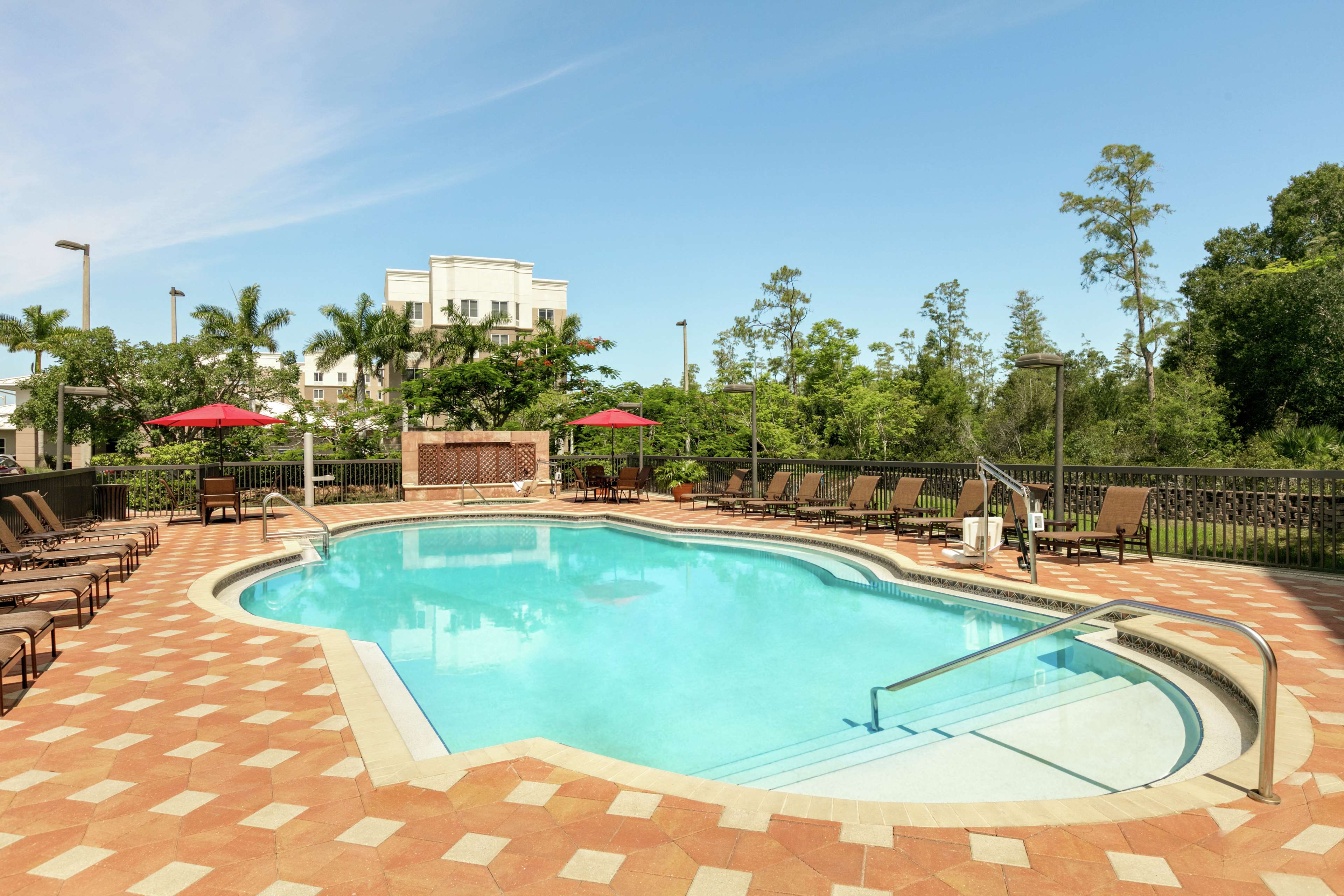 hilton-garden-inn-fort-myers-airport-fgcu-16410-corporate-commerce-way