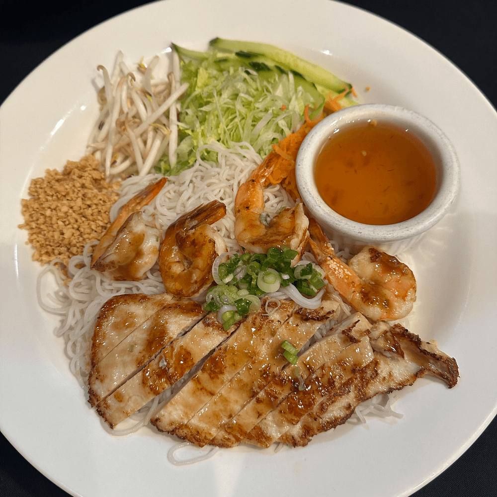 4. Grilled Chicken & Shrimp Platter