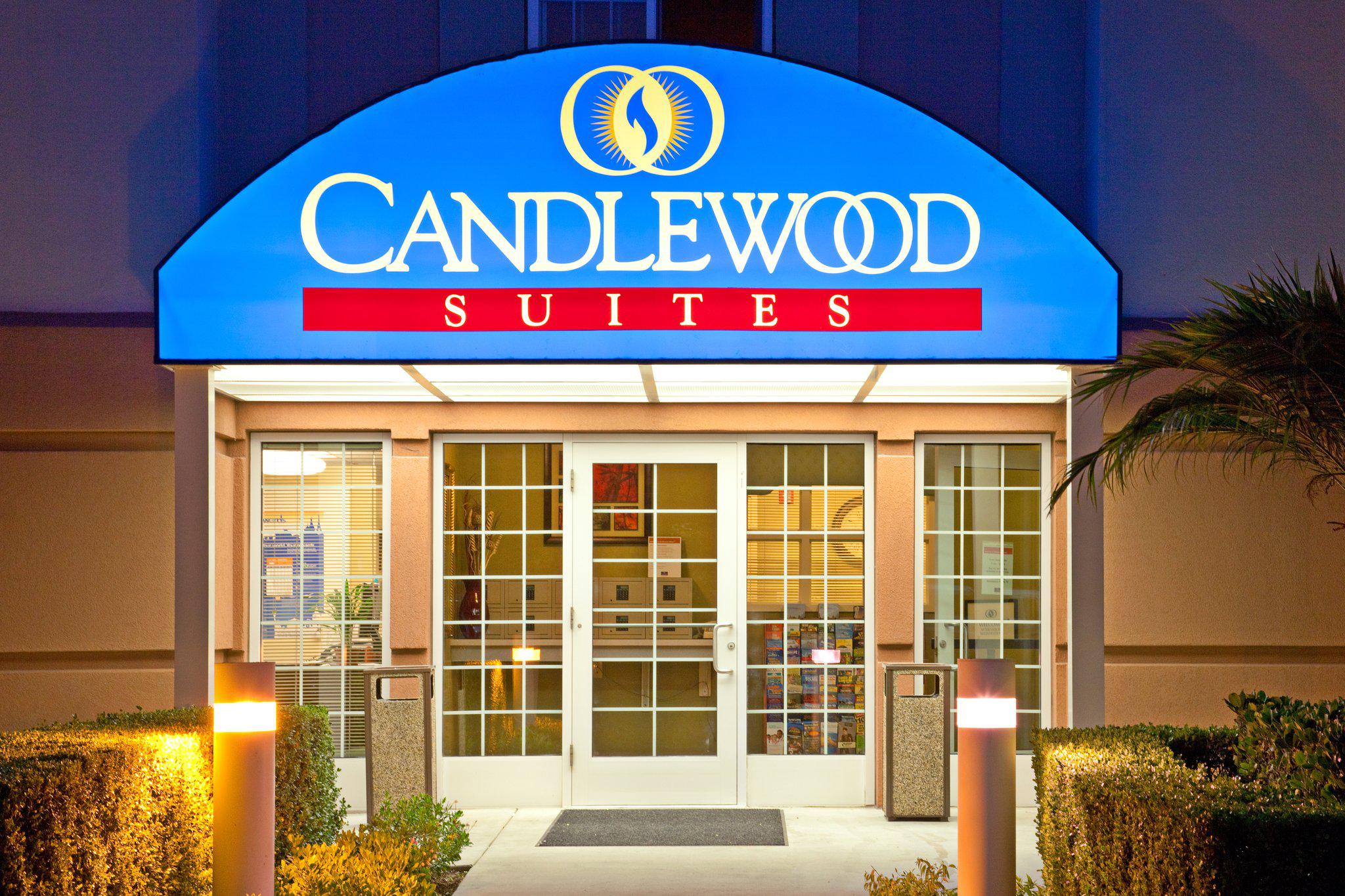 Candlewood Suites Orange County/Irvine East Photo