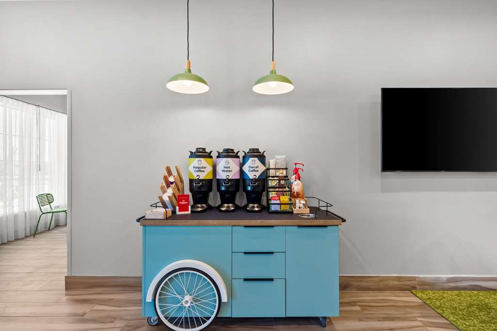 Spark by Hilton Selma Image