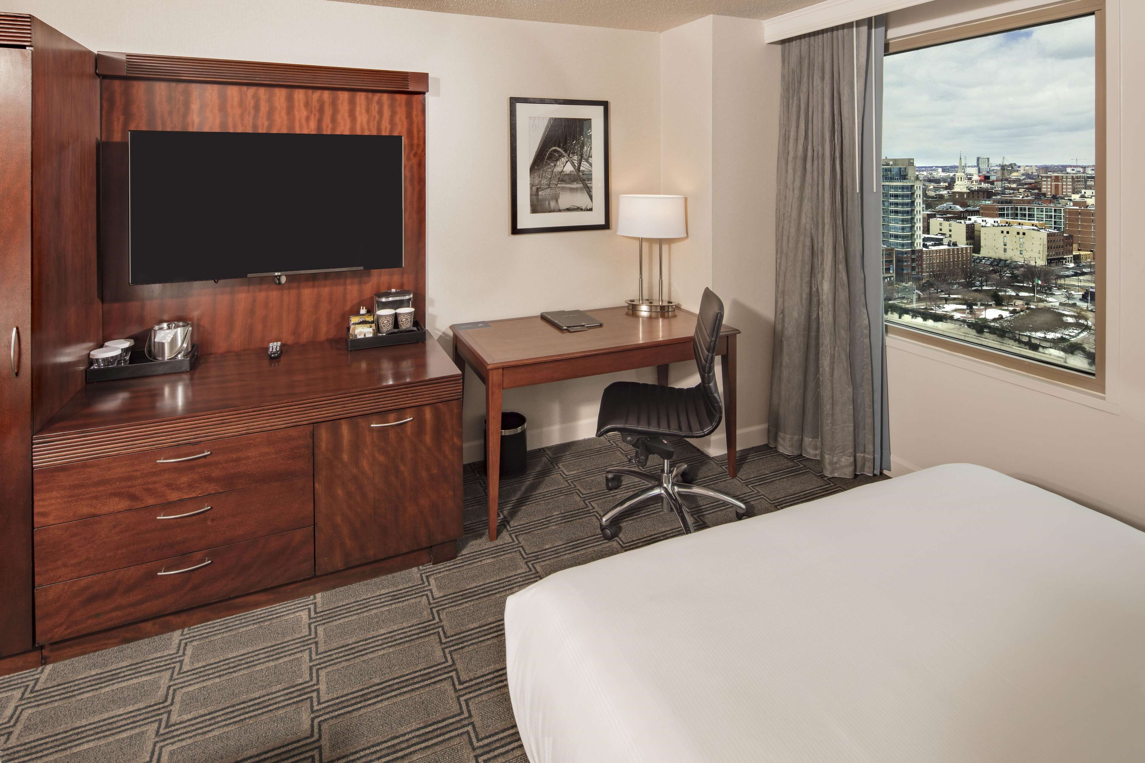 Hilton Philadelphia at Penn's Landing Photo