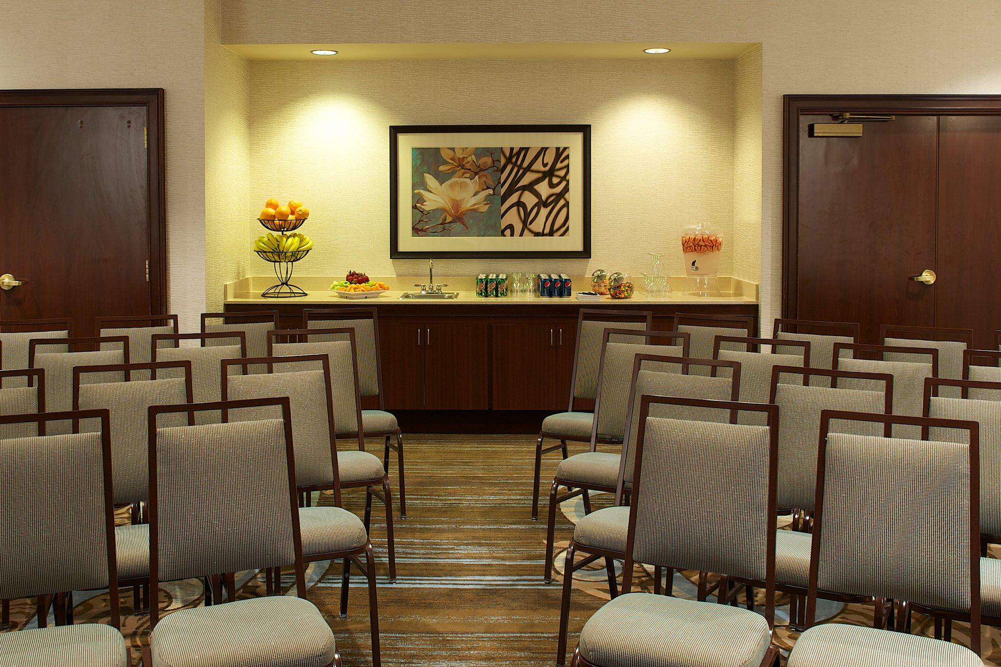 Courtyard by Marriott Savannah Downtown/Historic District Photo