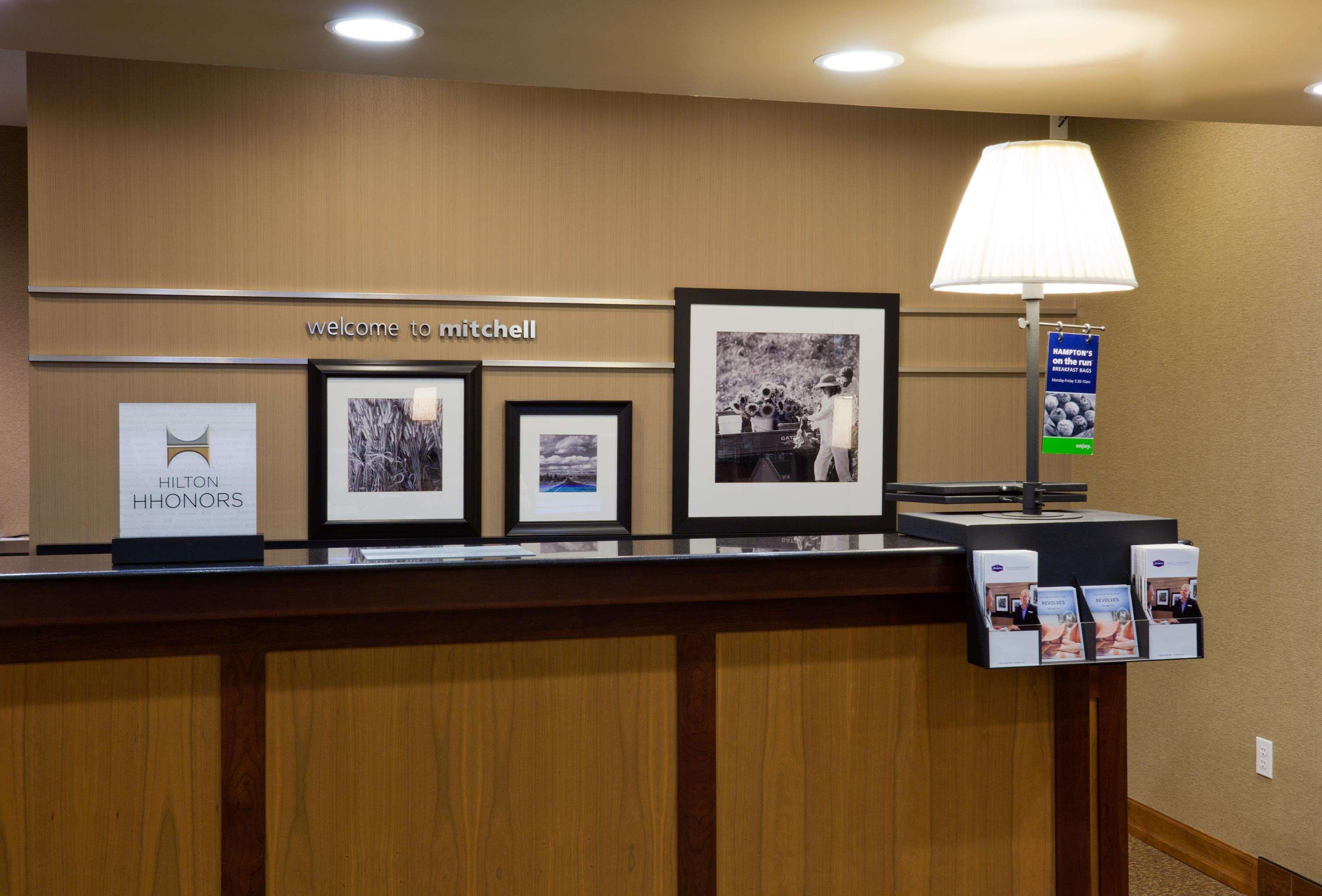 Hampton Inn Mitchell Photo