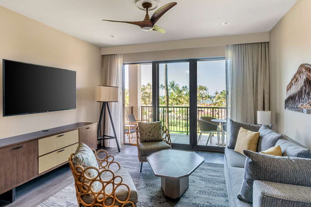 Hilton Grand Vacations Club Maui Bay Villas Image