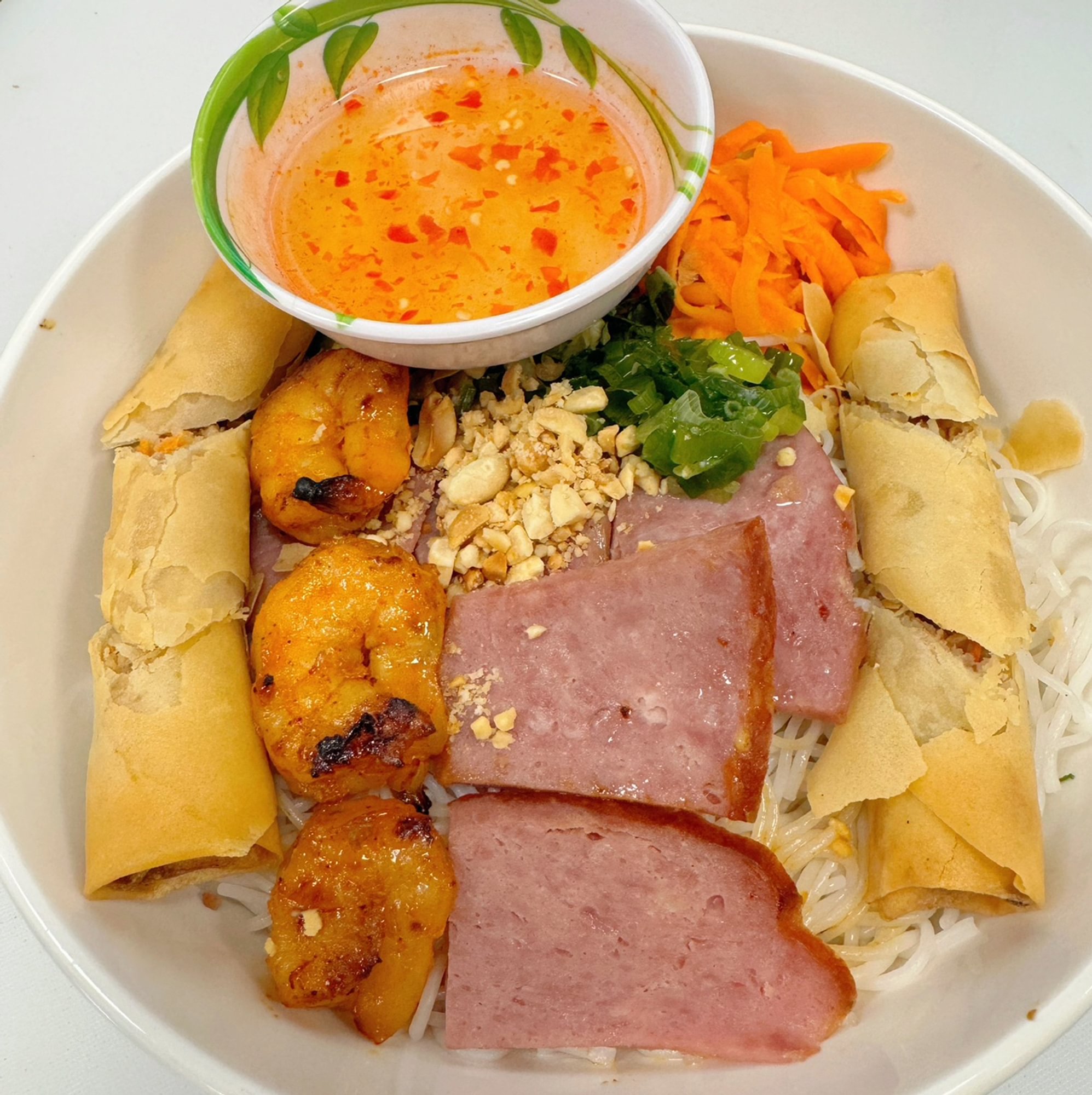26E. Bún Đặc Biệt Nem Nướng (Deluxe Ground Pork Sausage)