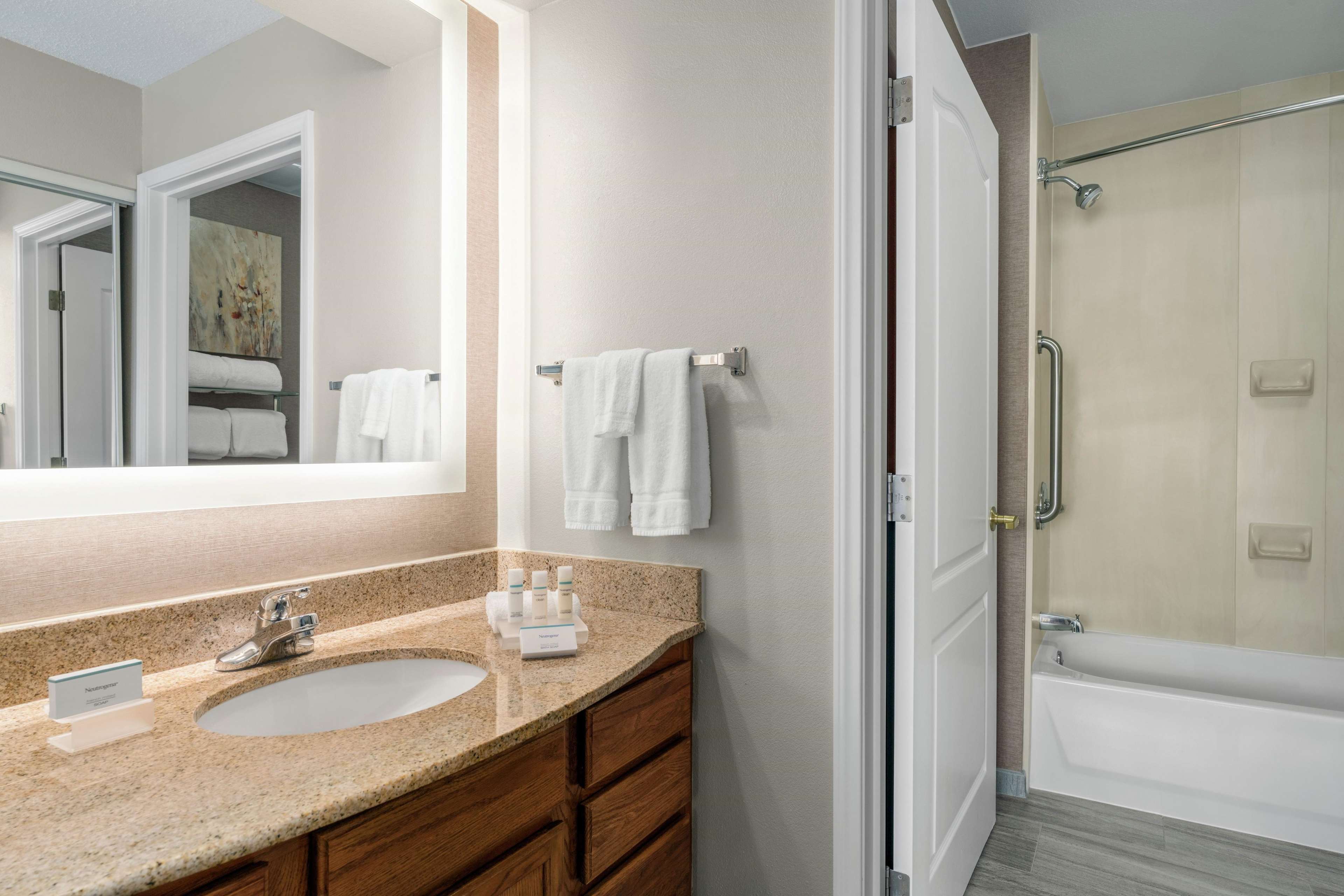 Homewood Suites by Hilton Providence-Warwick Photo