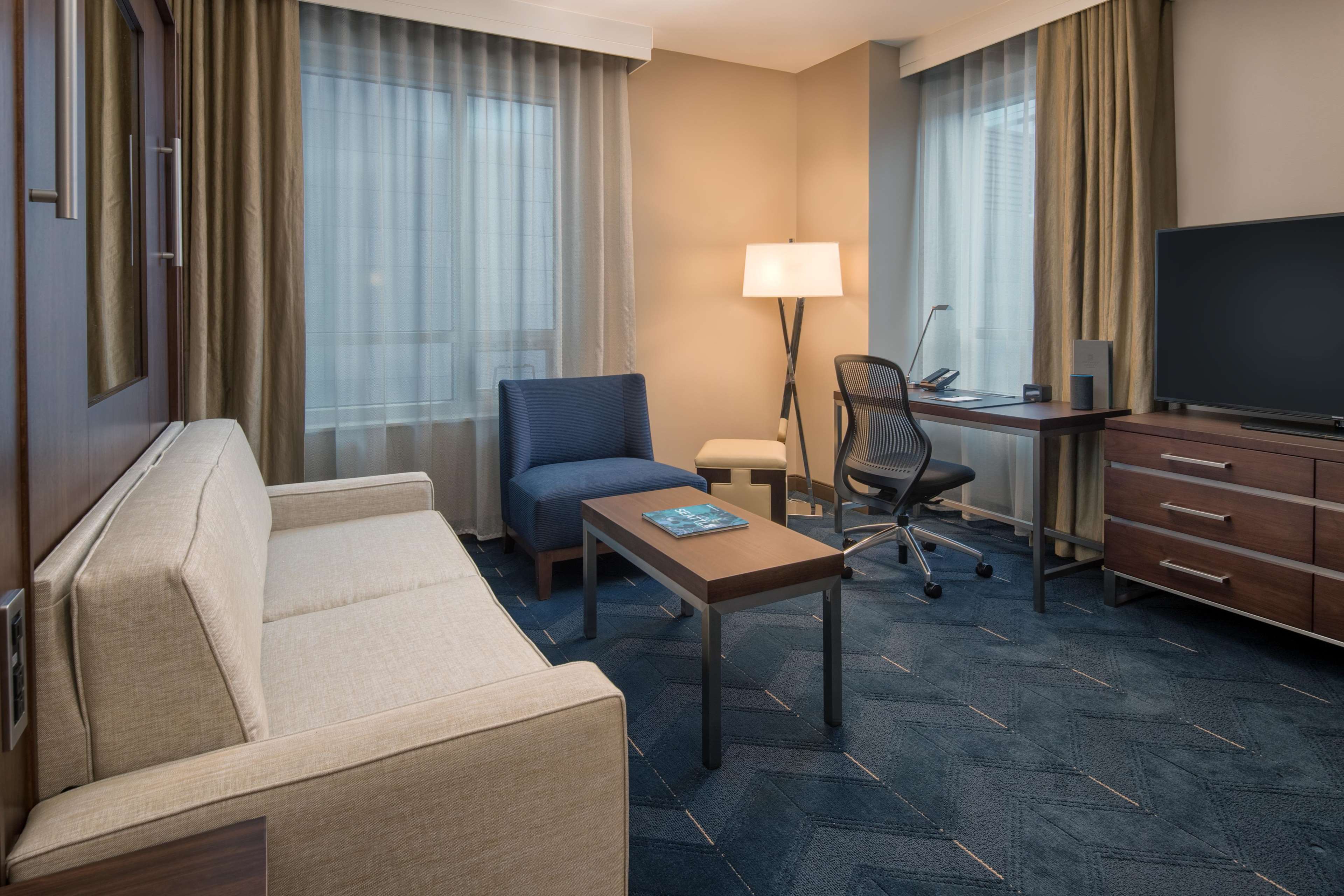 Embassy Suites by Hilton Seattle Downtown Pioneer Square Photo