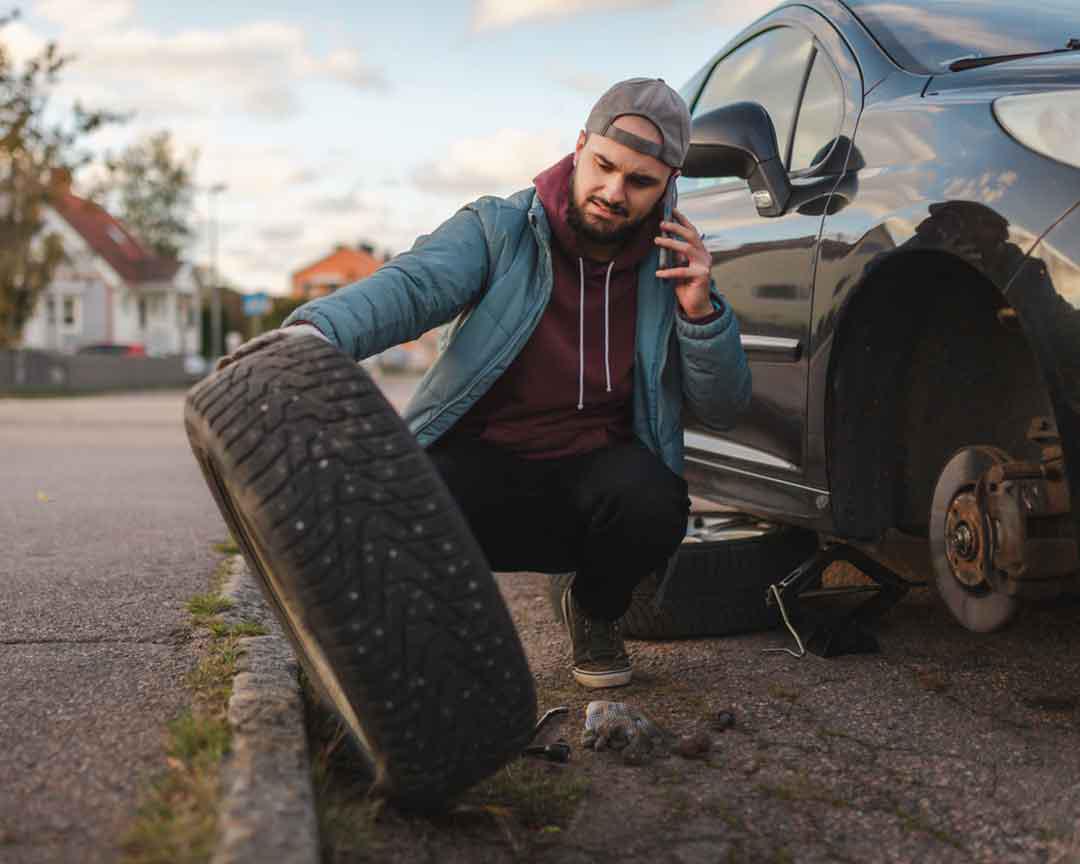 Swift and Secure Roadside Tire Changing Services