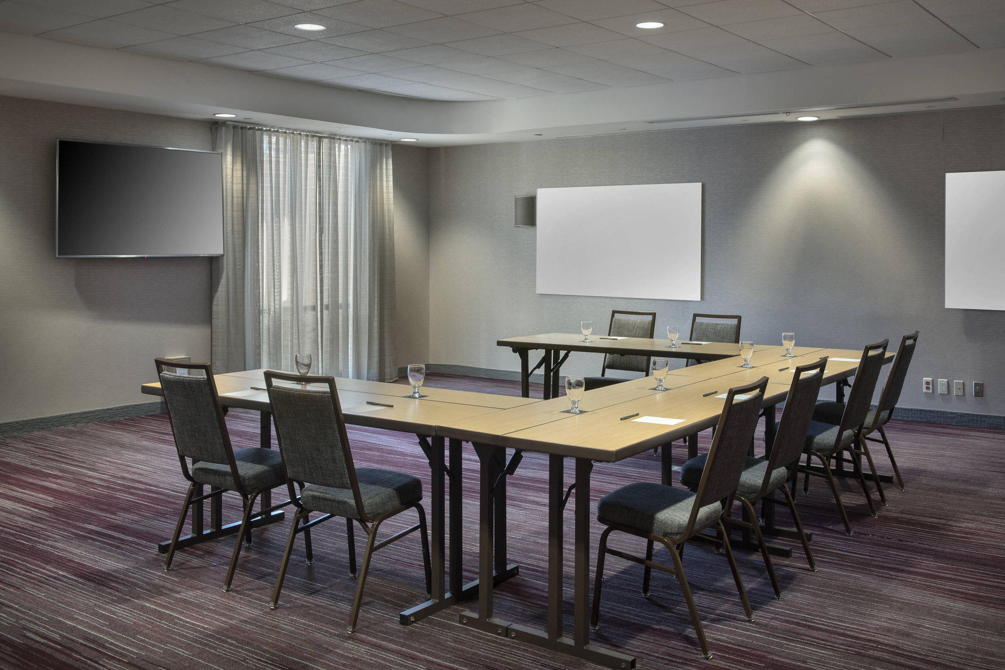 Courtyard by Marriott Fort Meade BWI Business District Photo