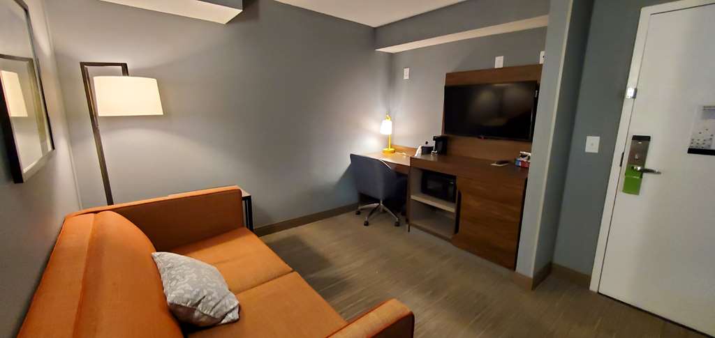 Hampton Inn Hillsville Image