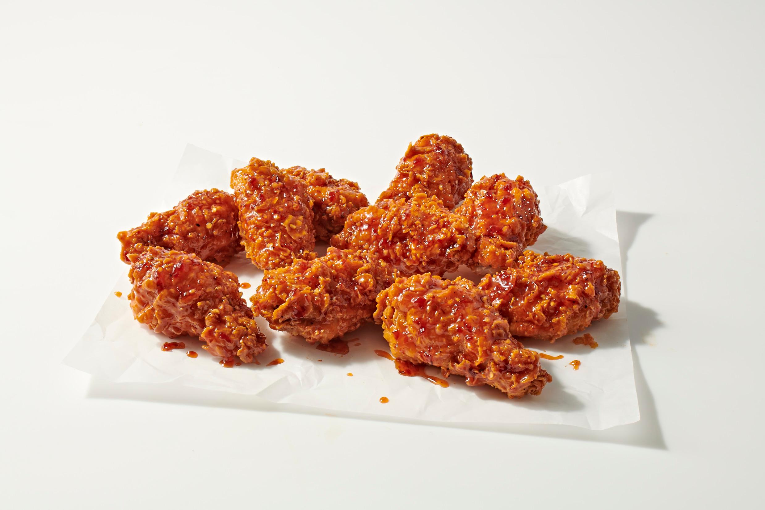 Atomic Wings Roanoke Logo