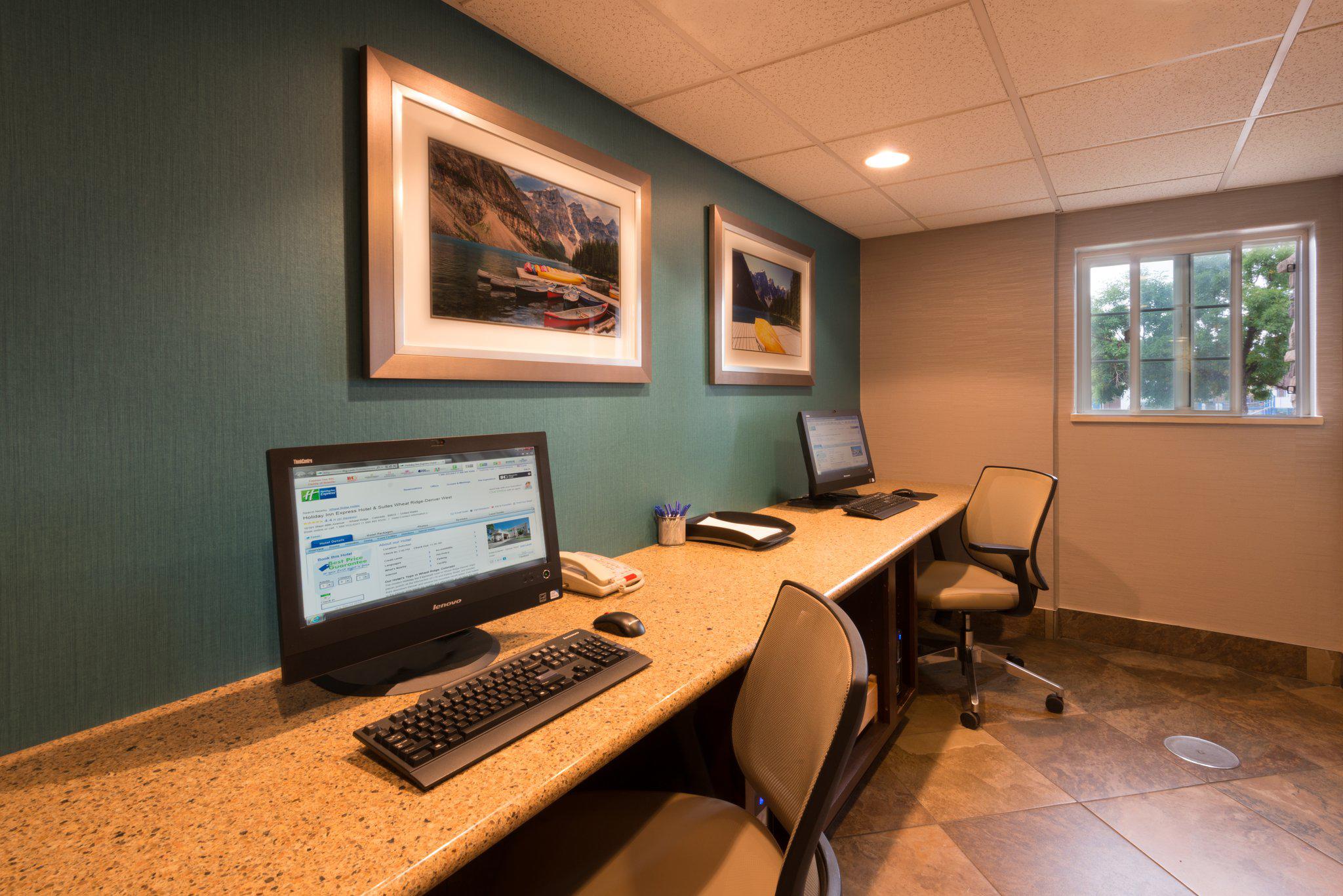 Holiday Inn Express & Suites Wheat Ridge-Denver West Photo