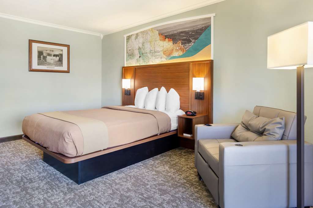 Best Western Plus Ahtanum Inn Image