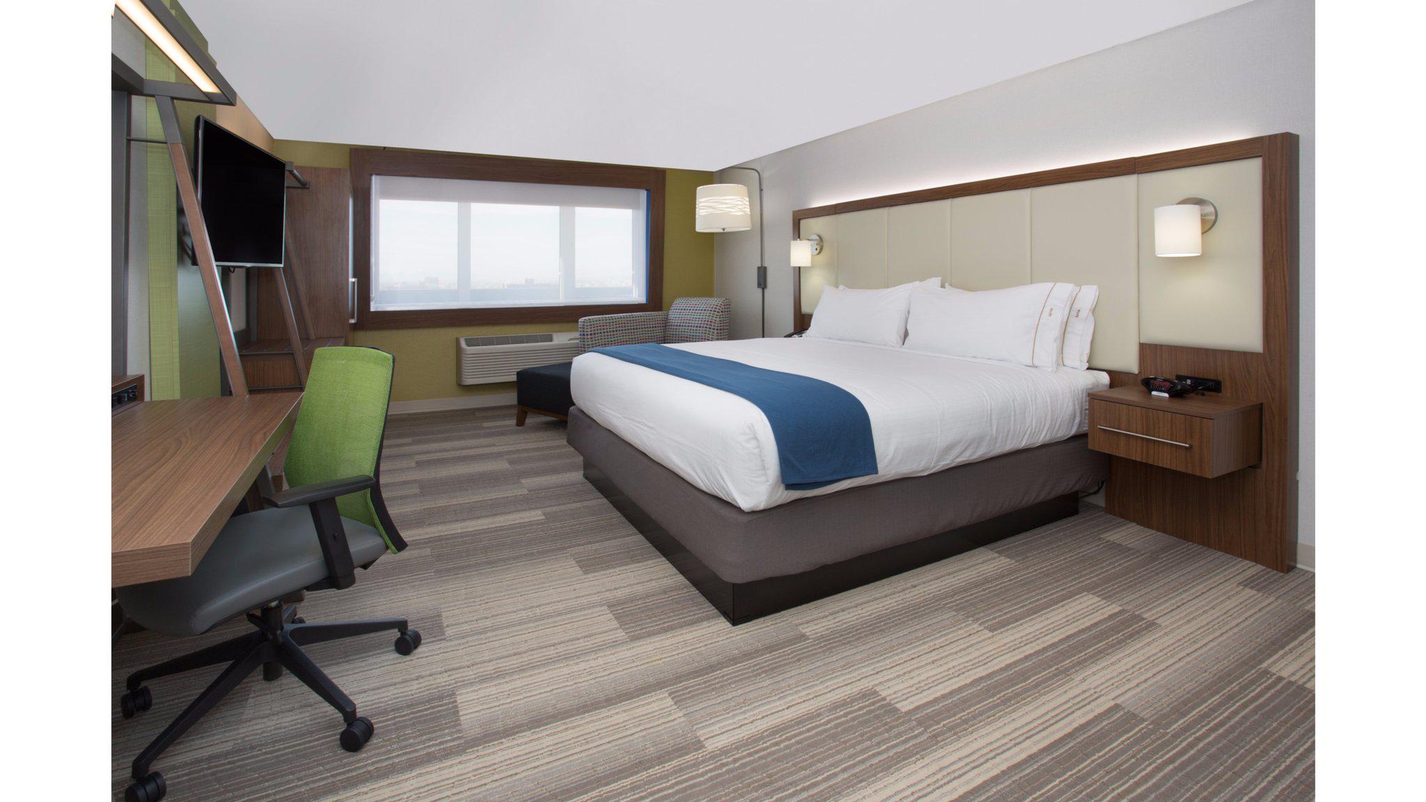 Holiday Inn Express & Suites Ann Arbor - University South Photo