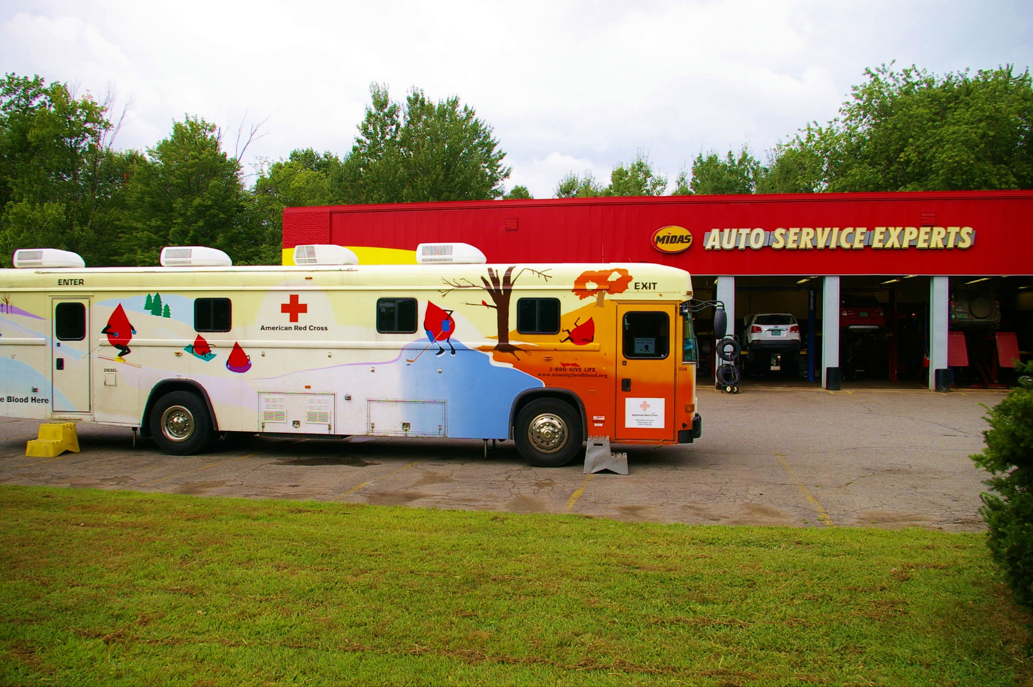 Midas Auto Service Experts Photo