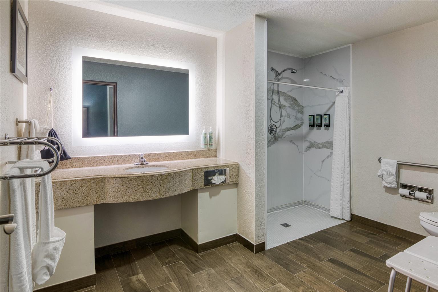 Best Western Waldo Inn & Suites Image