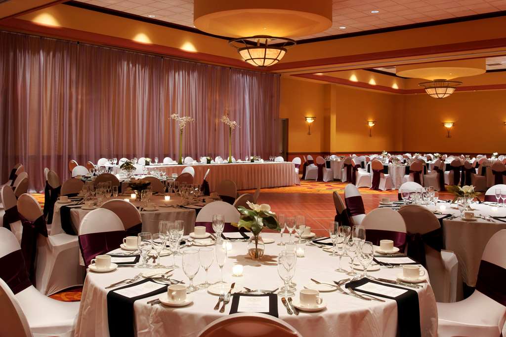 Embassy Suites by Hilton Omaha La Vista Hotel & Conference Center Image