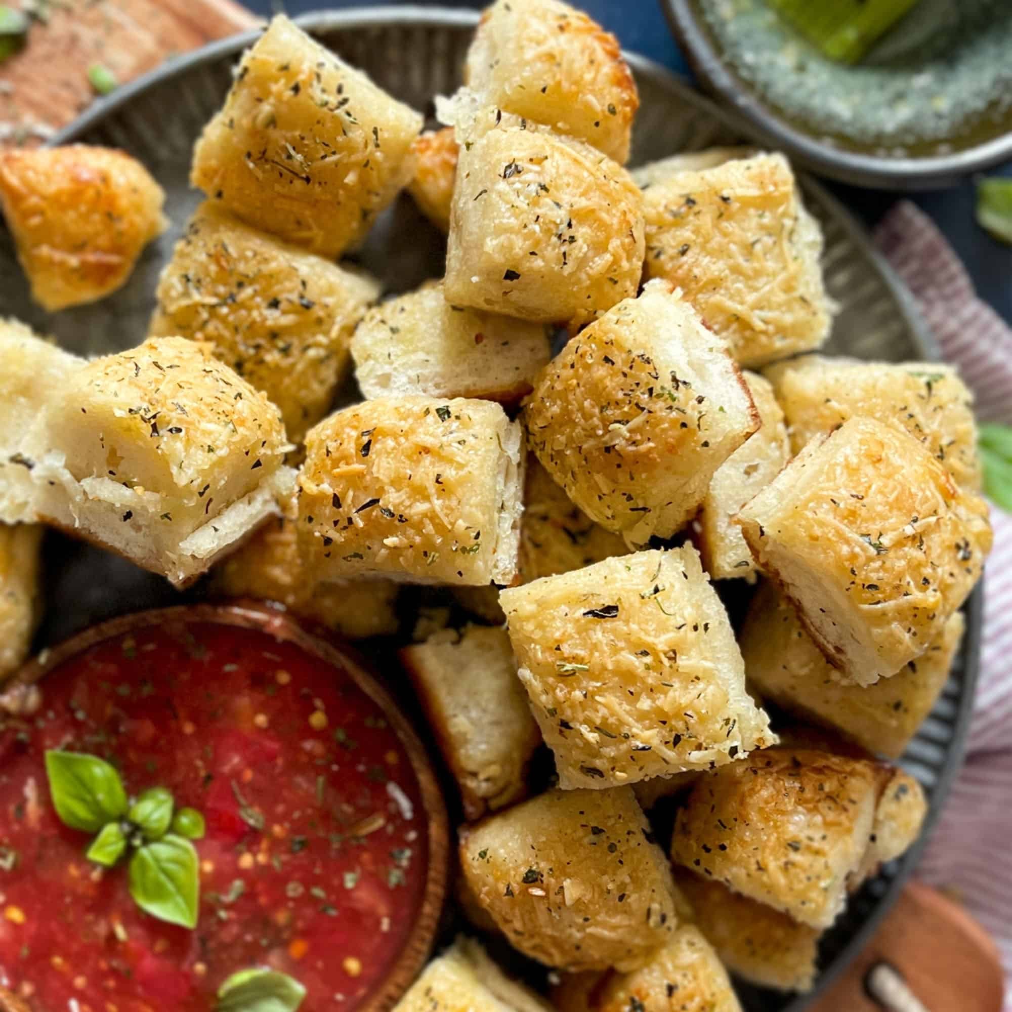 Cheesy Garlic Bites