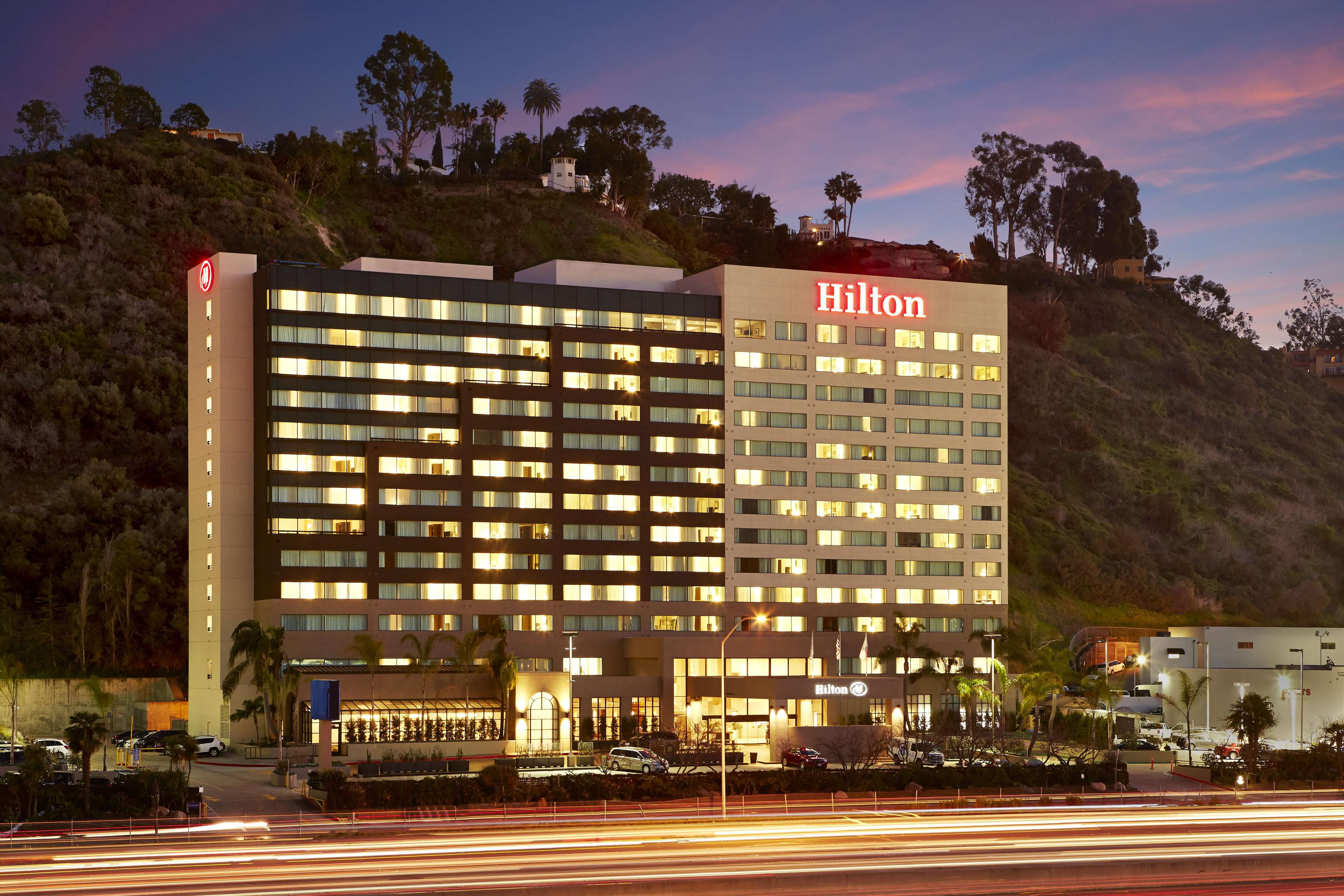 Hilton San Diego Mission Valley Photo