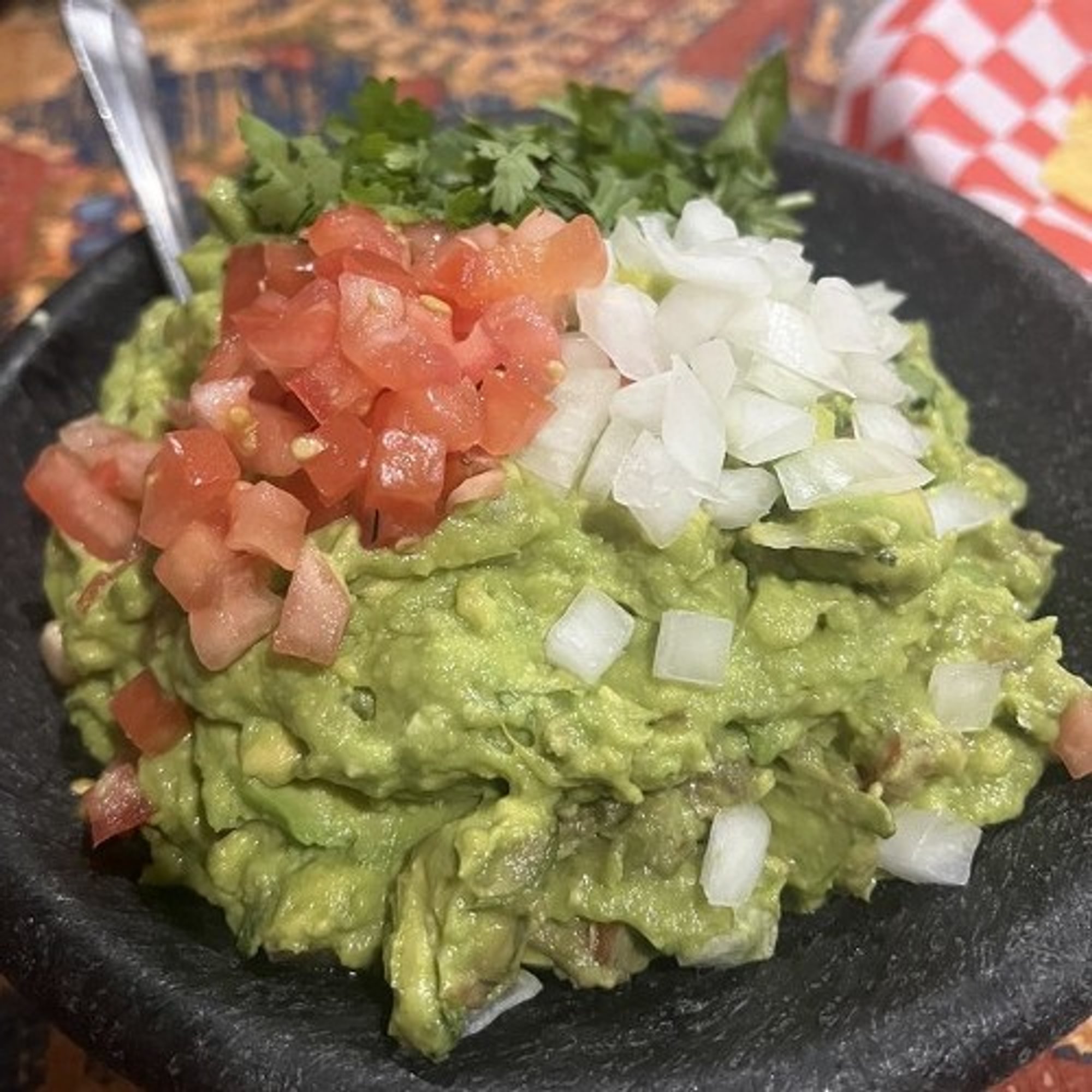 32 Oz Guacamole & Chips