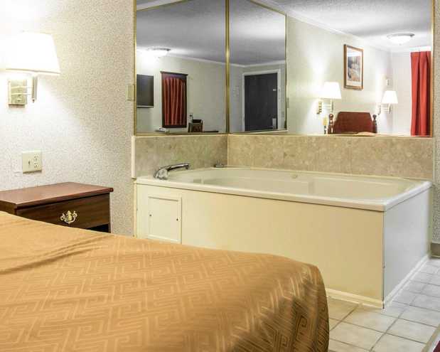 Images Rodeway Inn