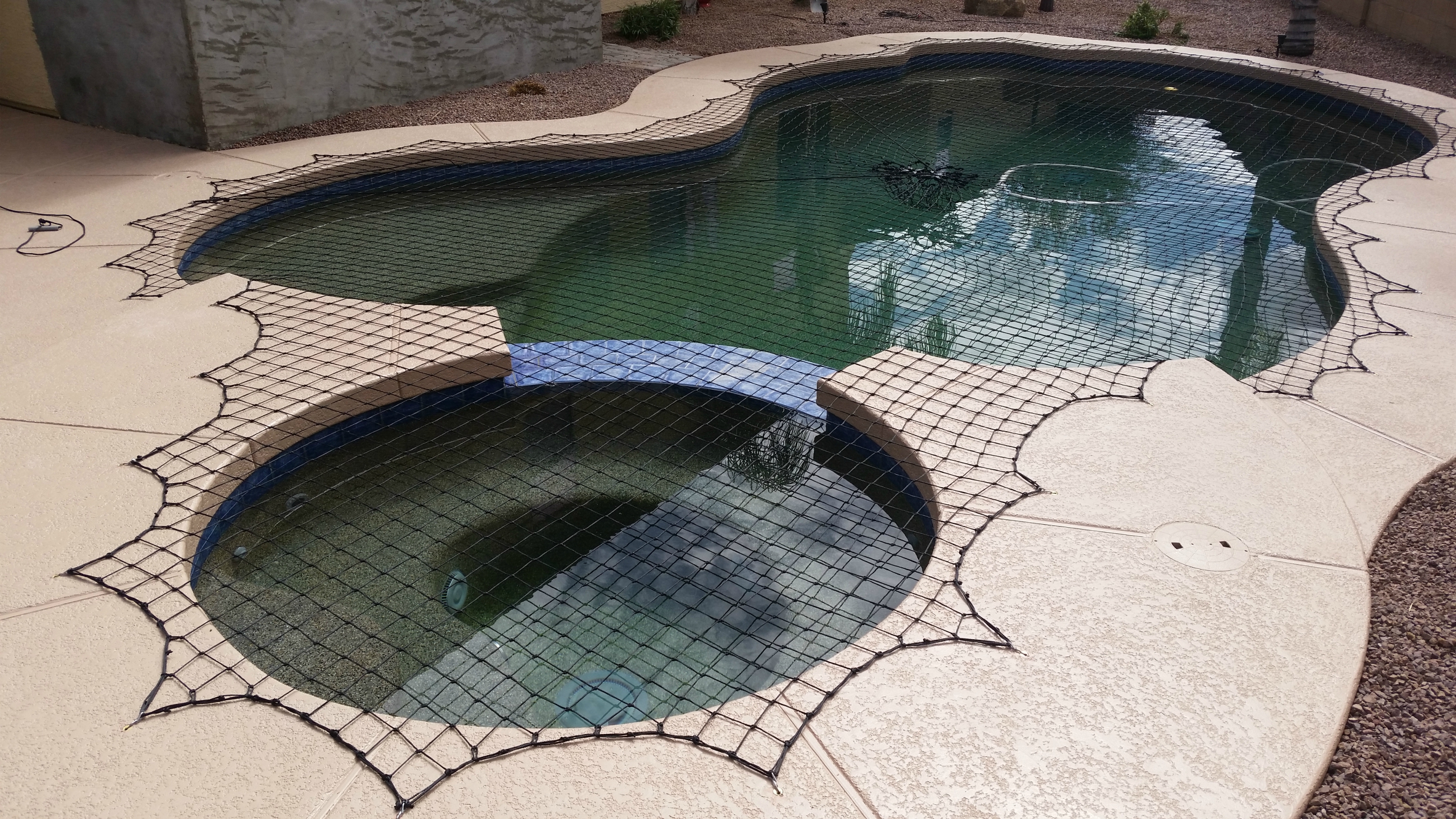 Katchakid pool safety net in Jet Black.