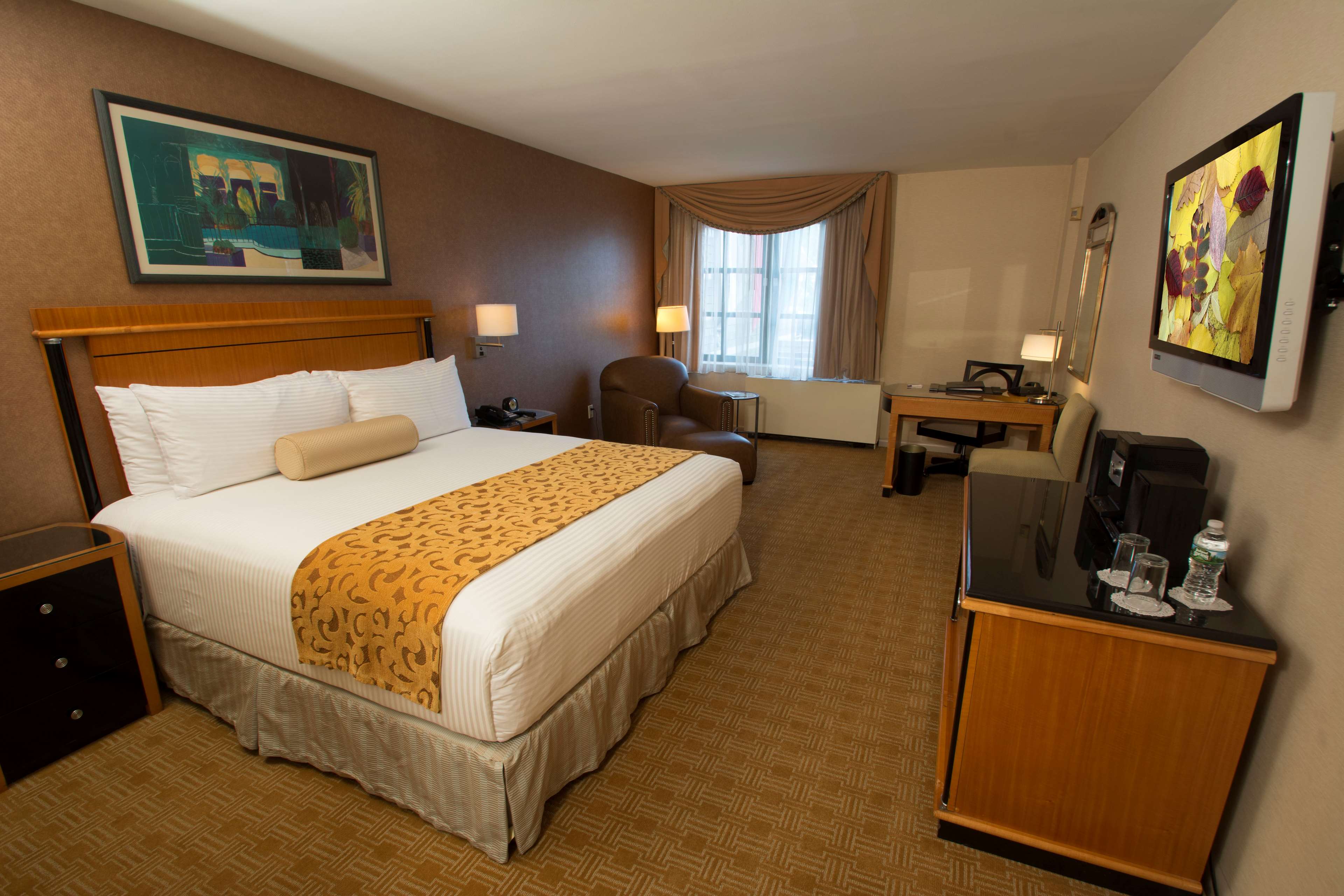 Inn at Great Neck, BW Premier Collection Photo