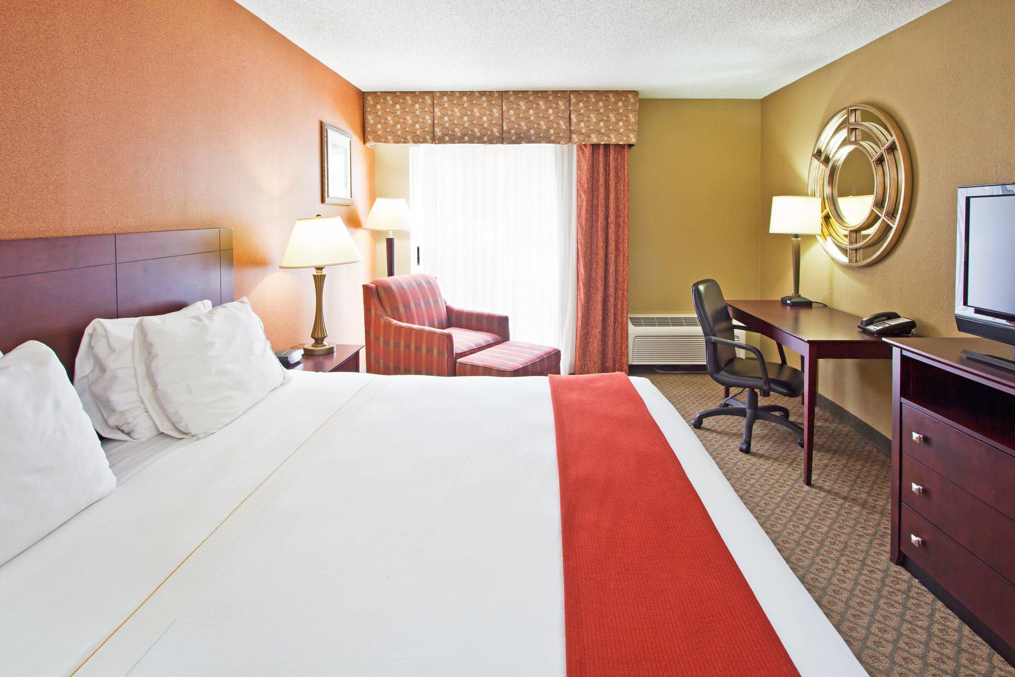 Holiday Inn Express Clearwater East - Icot Center Photo