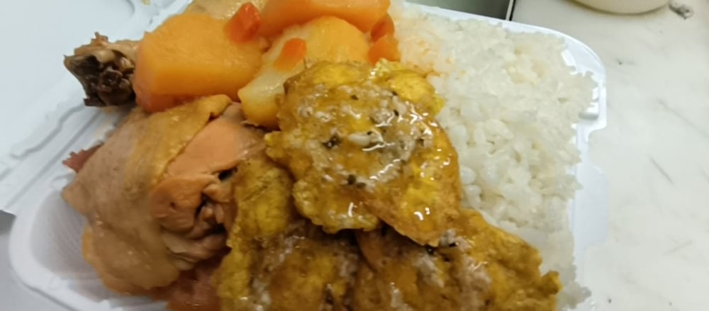 Yellow Rice Stewed Chicken