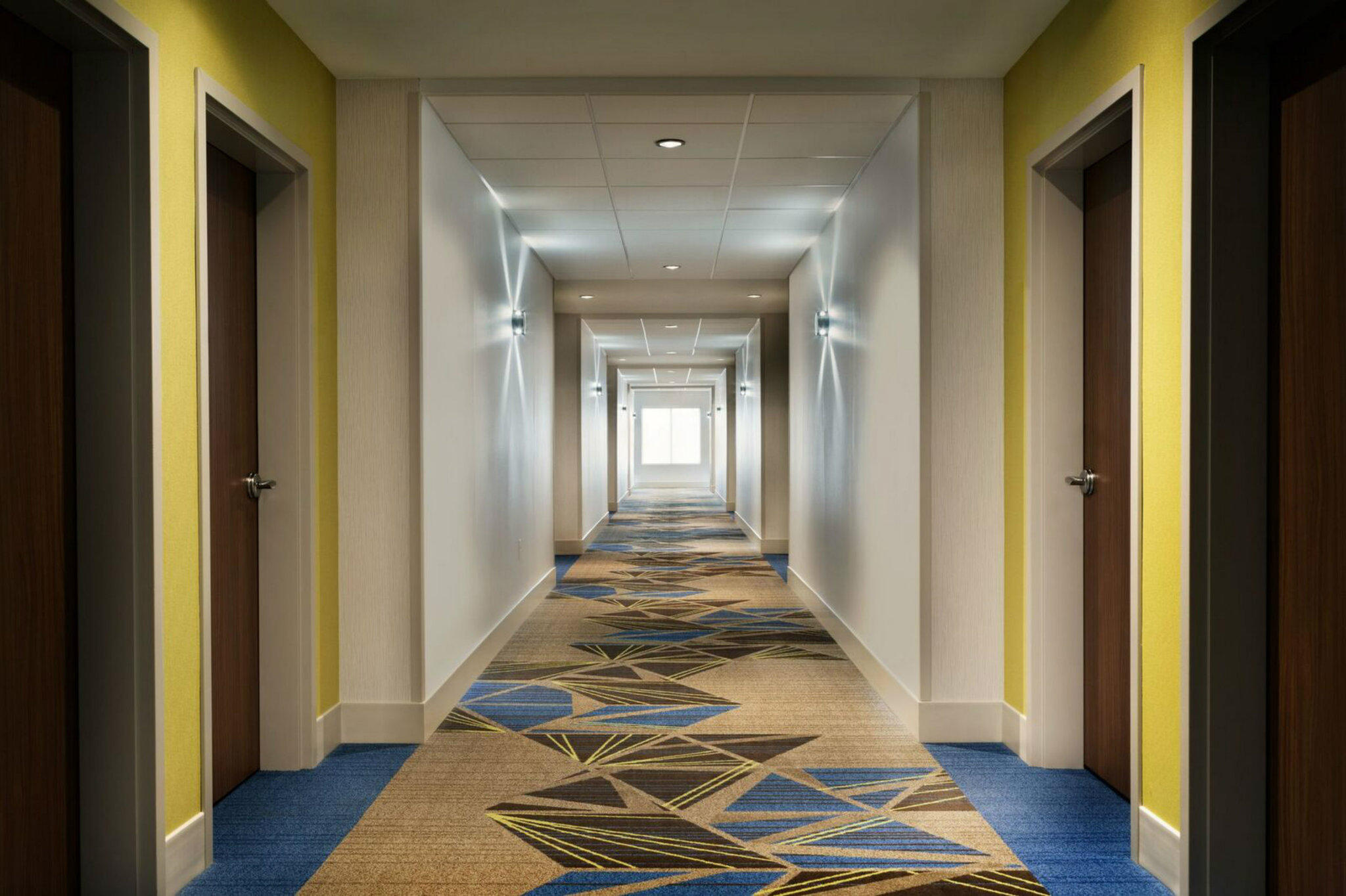 Holiday Inn Express & Suites Fort Wayne North Photo