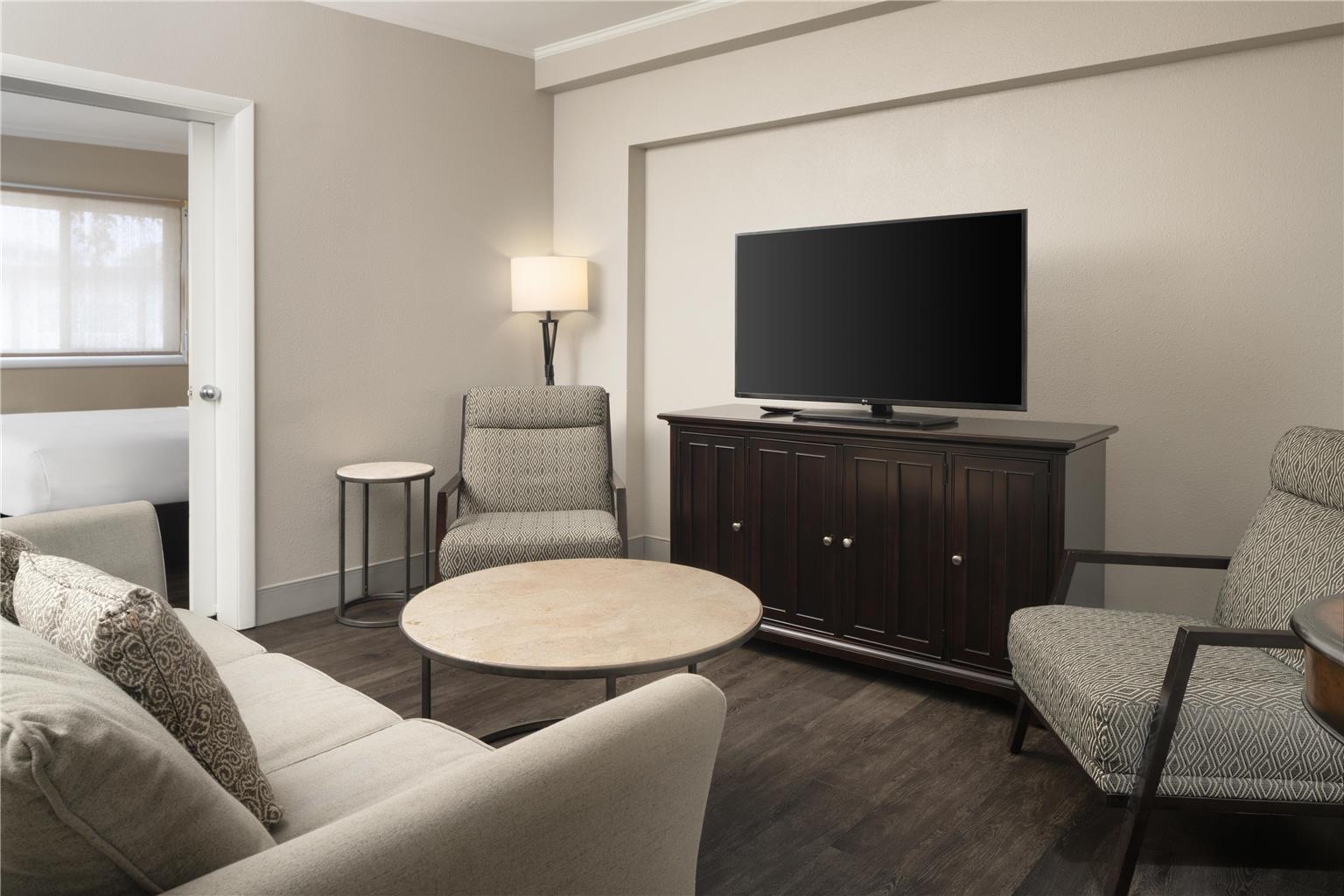 DoubleTree by Hilton Providence Airport Warwick Image