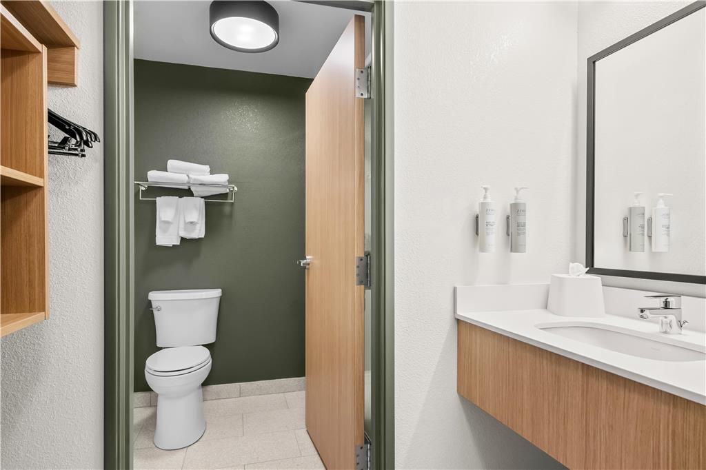 Spark by Hilton Traverse City Image