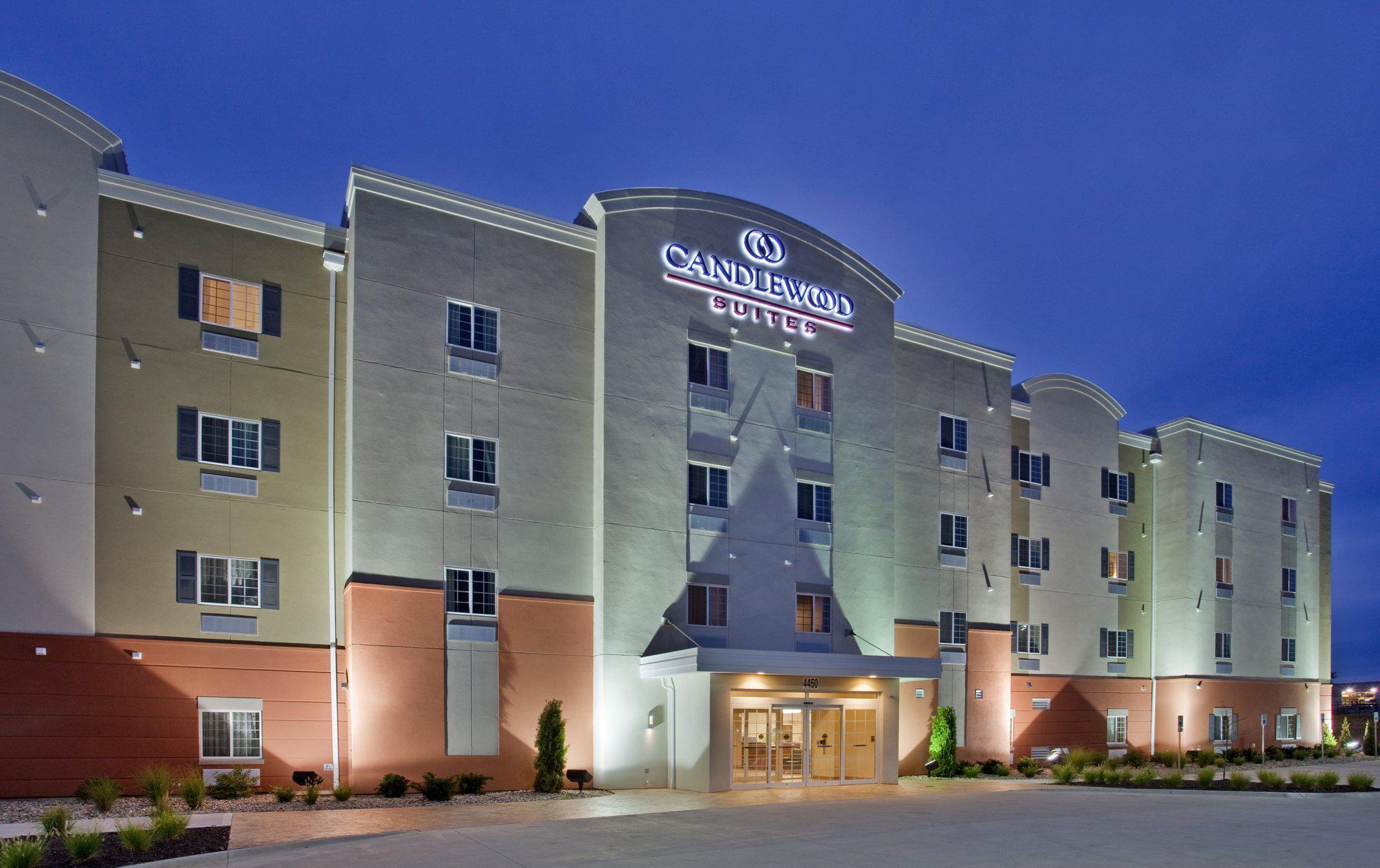 Candlewood Suites Kansas City Northeast Photo