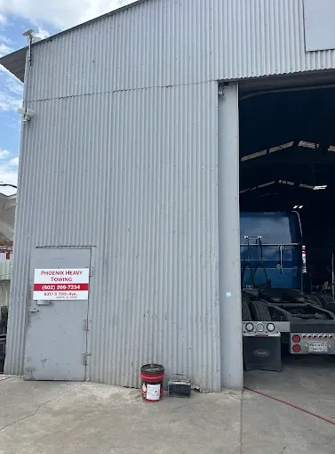 Phoenix Heavy Towing Image
