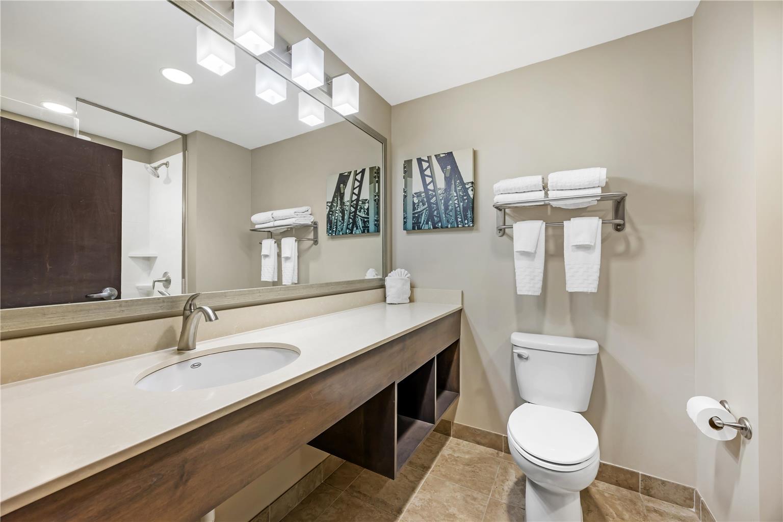 Best Western Plus Centralia Hotel & Suites Image