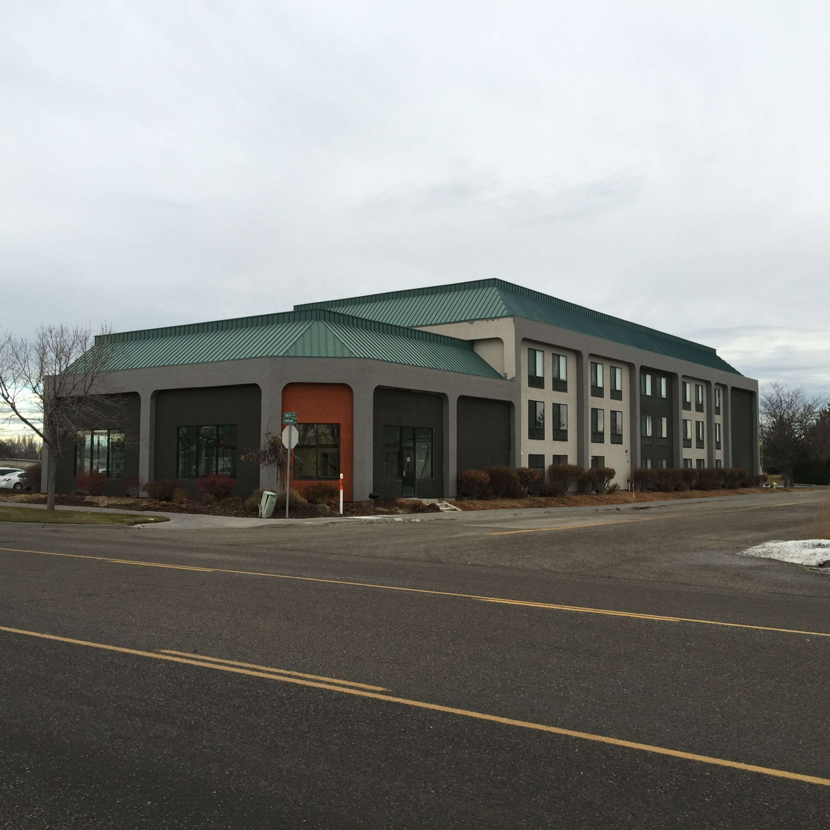 Best Western Plus CottonTree Inn Photo