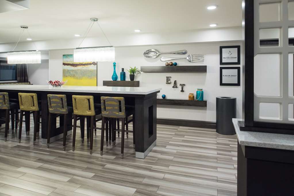 Hampton Inn Monterey Image