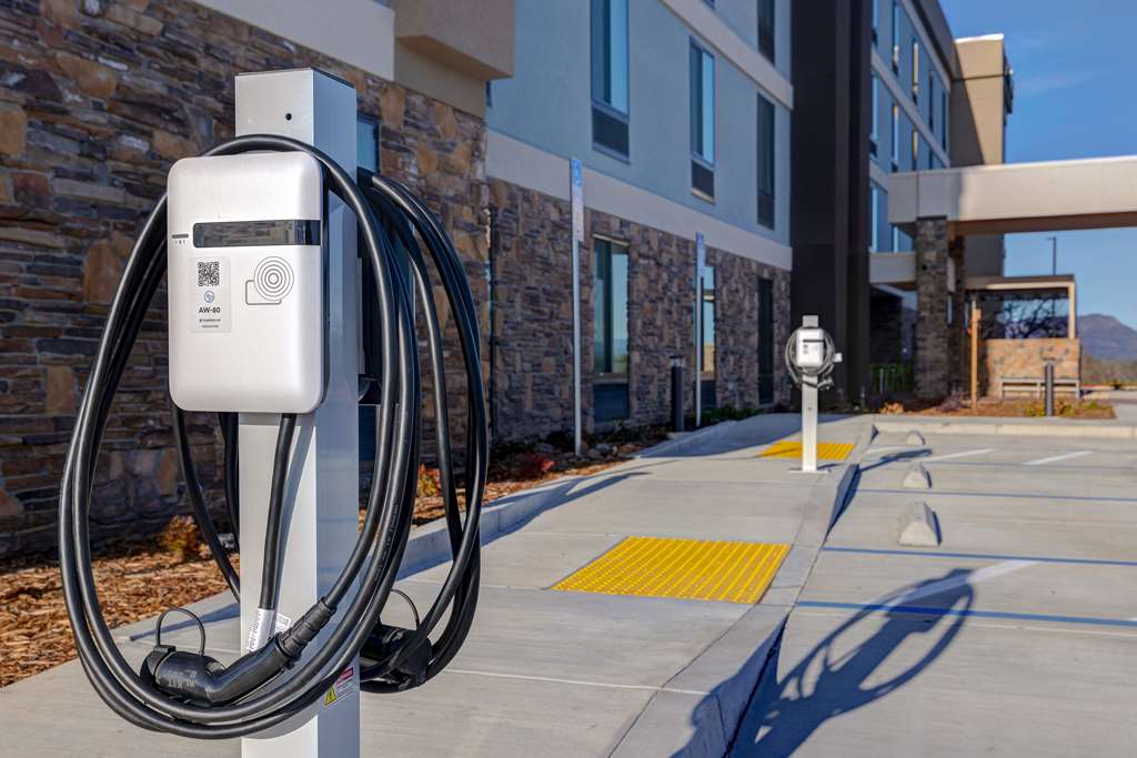 Home2 Suites by Hilton Redding Image