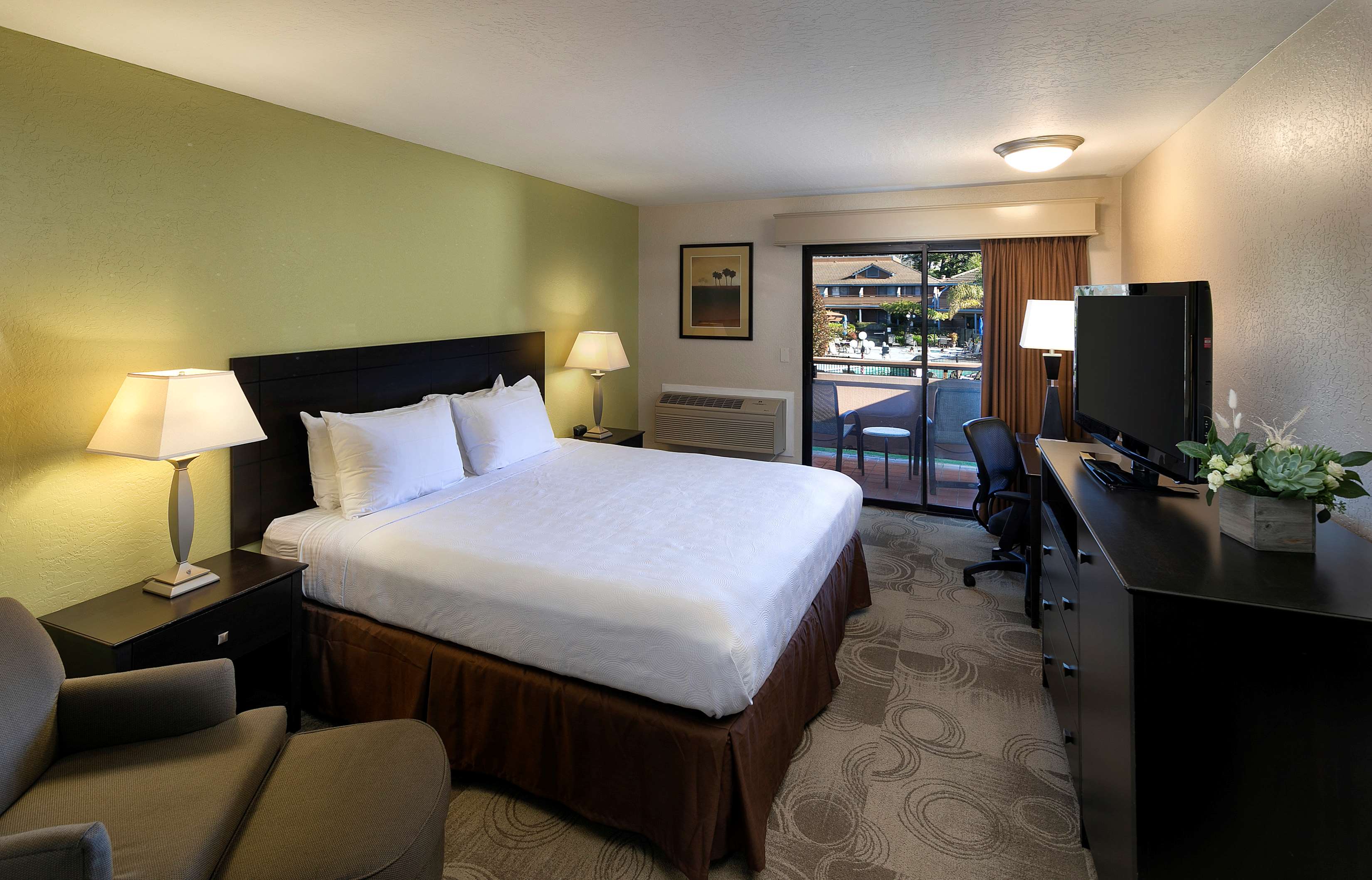 Best Western Seacliff Inn Photo