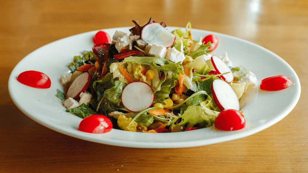 Mediterranean Seasonal Salad