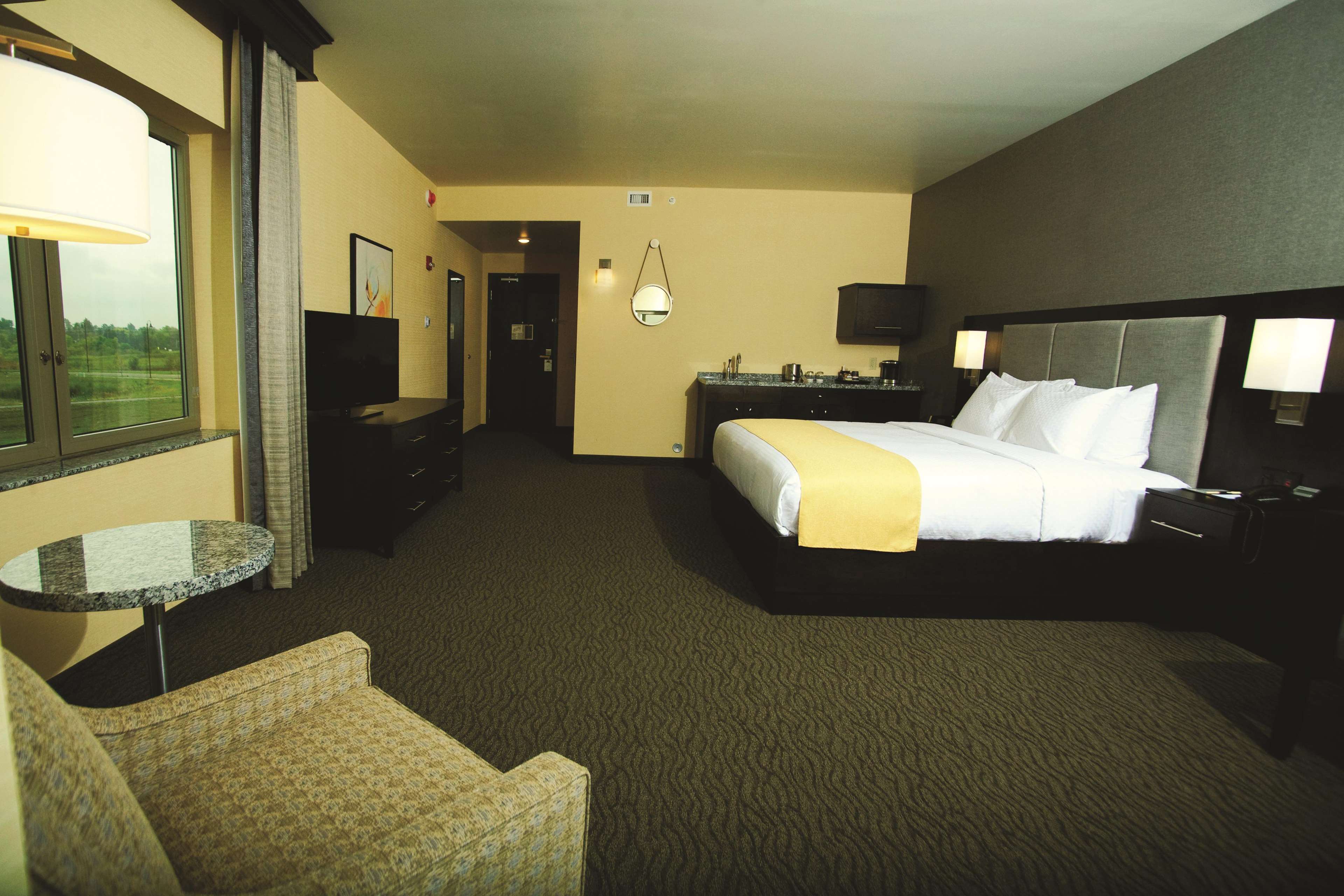 DoubleTree by Hilton Hotel Bemidji Photo