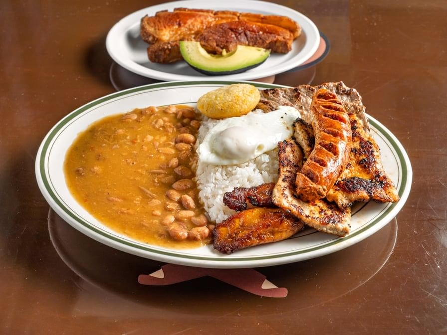 Bandeja Típica Los Arrieros / Los Arrieros Platter