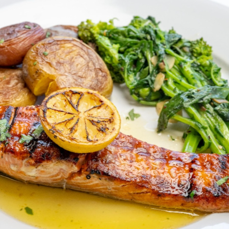 Seared Salmon | Salmon Grelhado